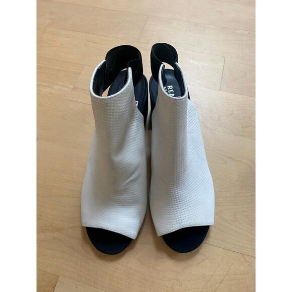 Reaction Kenneth Cole "Fridah Fly toe" BNWT Women NEW open heel bootie - Picture 2 of 9